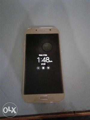 Samsung a gold colour 10 days old