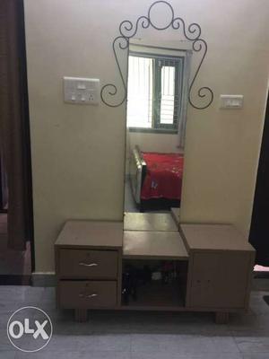 Steel Dressing Table in excellent condition