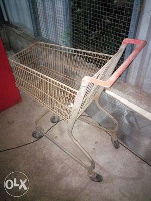 Supermarket trolley for sale 30 numbers each. Negotiable