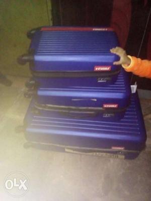 Three Blue luggage suitcase from Dubai only 1 time use