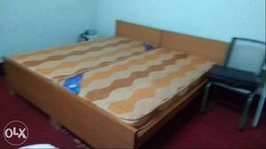 Twin bed with matress