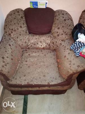 Vip 3+1+1 seater sofa in mint condition,one year
