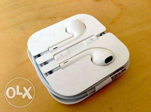 Apple iphone Earphones Superb Sound Quality.