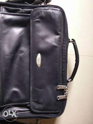 Branded leather laptop bag in very good conditon