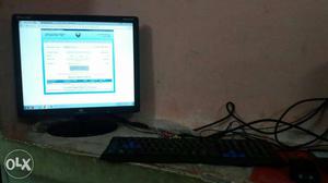 Flat Screen Monitor With Keyboard