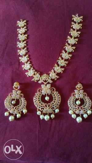 Gold Necklace With Pair Of Earrings Set