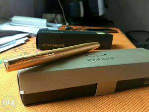 New Parker Pen, Gold limited edition, not even