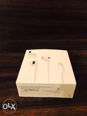 Newly purchased iphone 7 ear pods with bill n 1