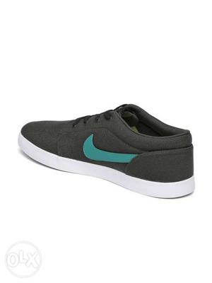 Nike canvas shoes grey bechna he