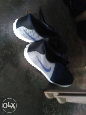 Nike shoe i want to sell contact me