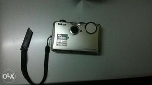 Nikon Coolpix spj with projector- 14mp