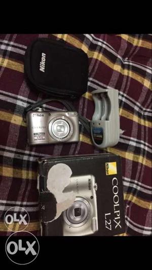 Nikon coolpix l27 with battery charger memory