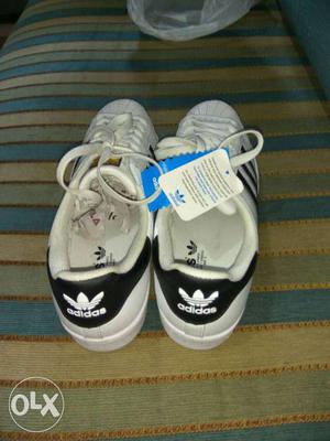 Pair Of Black-and-white Adidas Sneaker superstar Not used