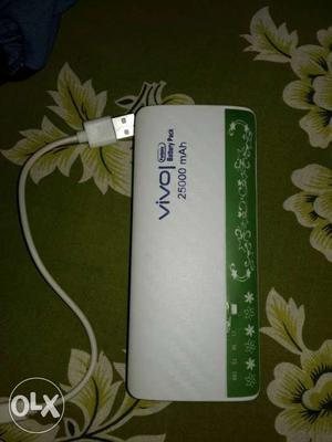 White Vivo  Mah Power Bank