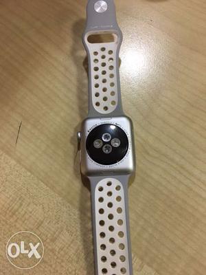 Apple Watch Series 2 (Nike Edition) 42 mm - 8 months old
