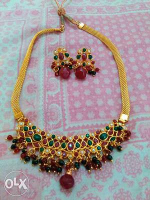 Beautiful necklace, grab fast