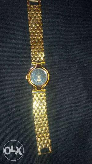 Brand new watch golden belt only Rs 500