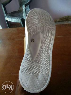 Good casual new shoe only 350rs more varity