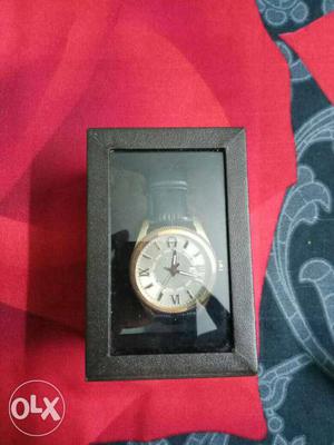 Hiiii I want 2 sell my brand new Aigner Watch