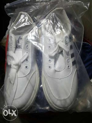 Imported shoe from Club factory China i selling