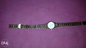 It's a perfect watch for ledy's.