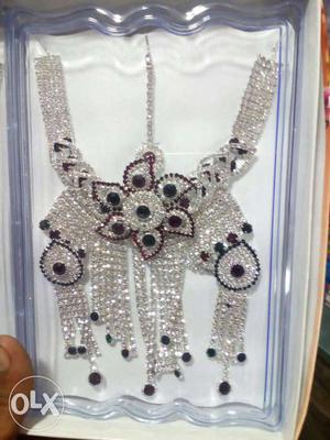 Necklace Set.. New Piece per pc. Rs 850.