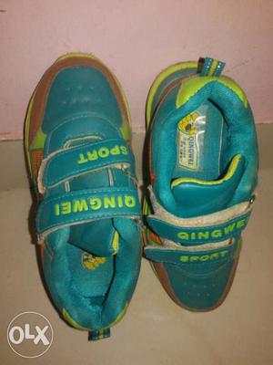 Pair Of Green-brown-blue Qingwei 2-velcro Shoes