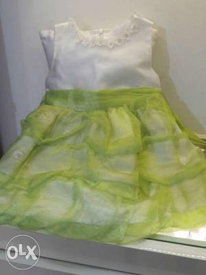 Toddler's White And Green Sleeveless Back-zip Dress