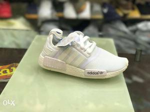 Unpaired Gray Adidas Low Tops