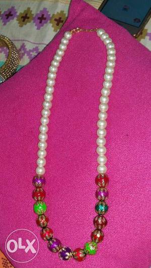 Whtie And Red Beaded Necklace