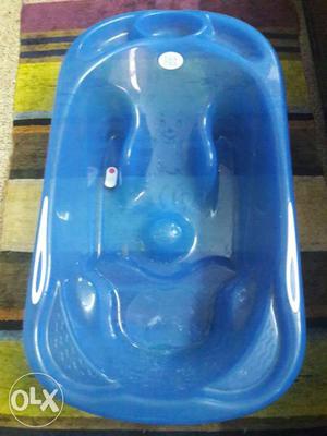 Baby Bath TUB by MEE MEE, Good for up to 3-4