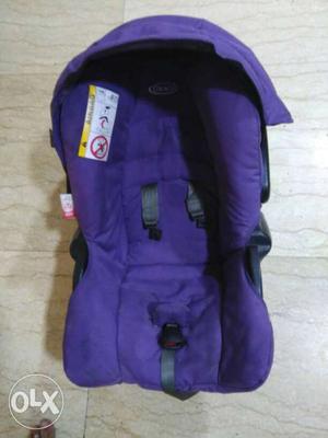 Graco Baby Car Seat in a very good condition...