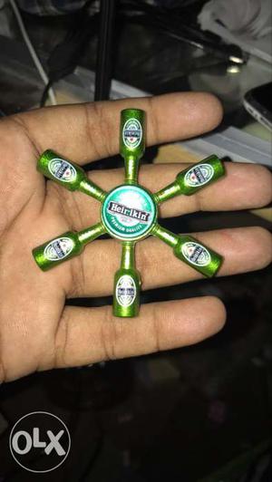 Green 6-blade Bottle Hand Spinner