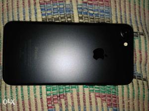 IPhone 7 just 1 week used black 128gb need to