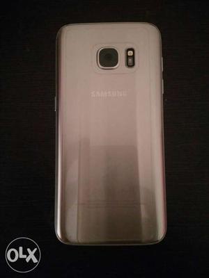 Its samsung s7 32 gb with all exceries + box its