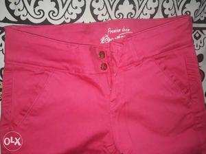 Ladies new jeans of  giving on discount..selling