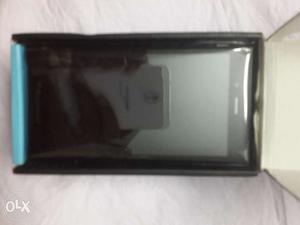 New blackberry z3 in mint condition with full box kit