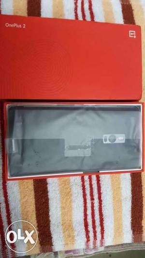New condition one plus two 64gb 4g phone with full box kit