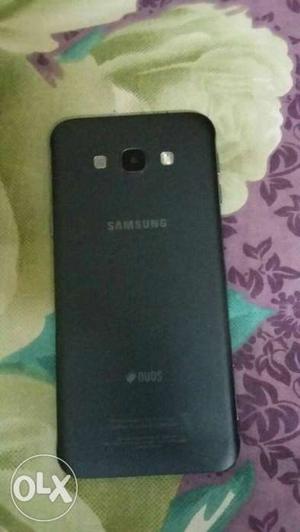 Samsung galaxy a8 4g, no scratch on display and