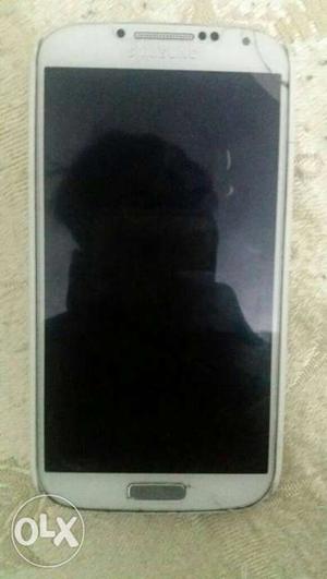 Samsung s4 4g LTE with box in good