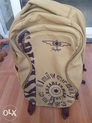 Sky bag almost new in condition very durable and