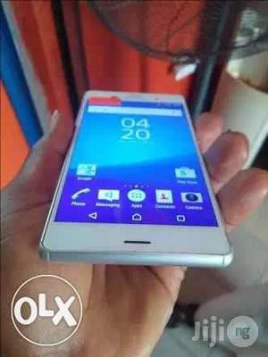 Sony Xperia z3 compact with charger bill n box