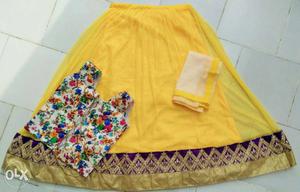 Women's Yellow And White Sari