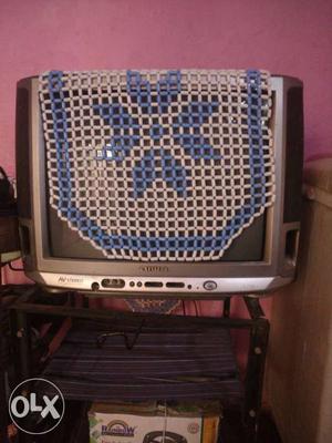 A old TV 3 years old no remote
