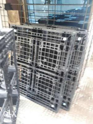 Gray And Black Steel Collapsible Pet Crate