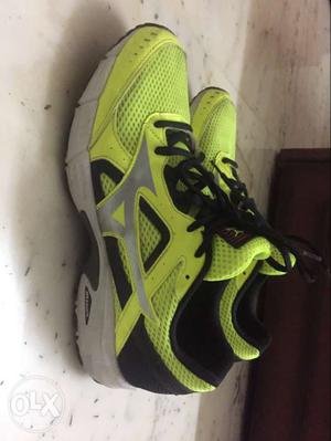 Mizuno running shoes in perfect condition..hardly
