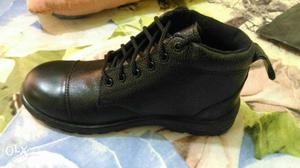 Moulded pvc dip safety shoes
