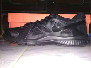Nike Running Black Shoes (Size8)