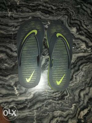 Nike thomb slippers for sale not even used box