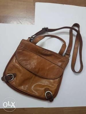 - Original and trendy Fossil sling bag - Height-